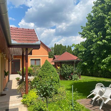 Apartman Dóra Hajdúszoboszló Zewnętrze zdjęcie