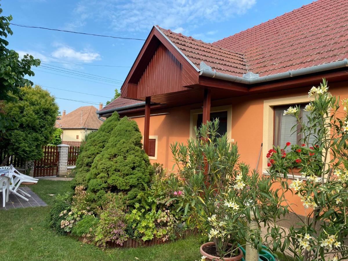 Apartman Dóra Hajdúszoboszló Zewnętrze zdjęcie